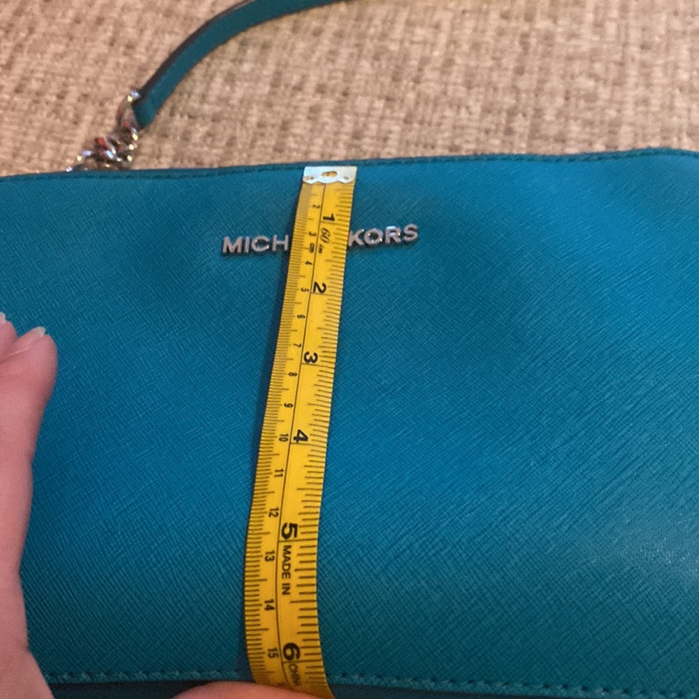 🦋Michael Kors Purse.🦋 - Picture 5 of 6